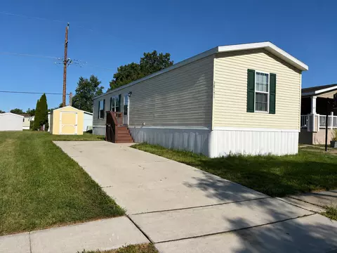 38171 Ducharme Dr #639, Clinton Township, MI 48038