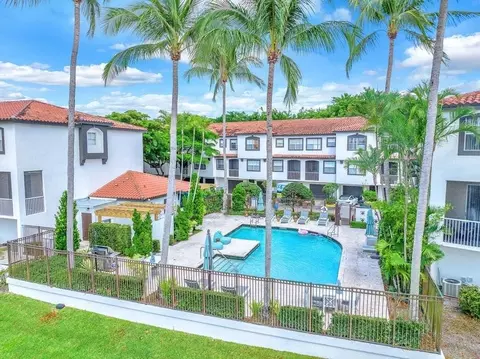 20901 Saint Andrews Blvd #17, Boca Raton, FL 33433