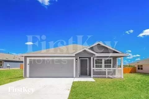 131 Agave Cir, Jourdanton, TX 78026