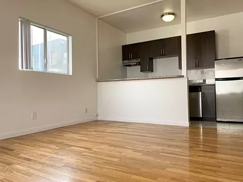 1814 Pacific Ave #205, Los Angeles, CA 90291