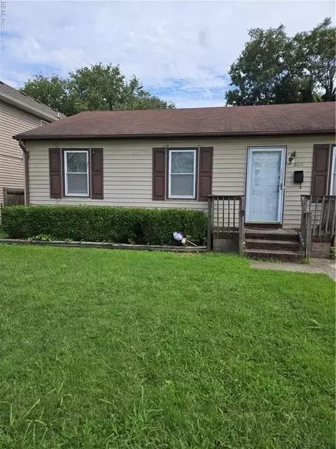 2034 Stonehurst St, Chesapeake, VA 23324
