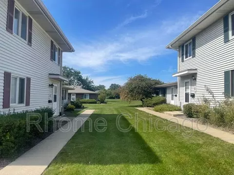236 Whidah Ct, Schaumburg, IL 60194