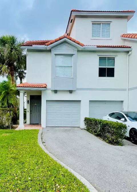 2014 Alta Meadows Ln #301, Delray Beach, FL 33444