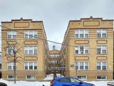 4409 N Kenneth Ave #2B, Chicago, IL 60630
