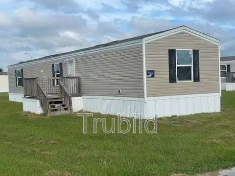 855 Milan Ave, Lumberton, NC 28358