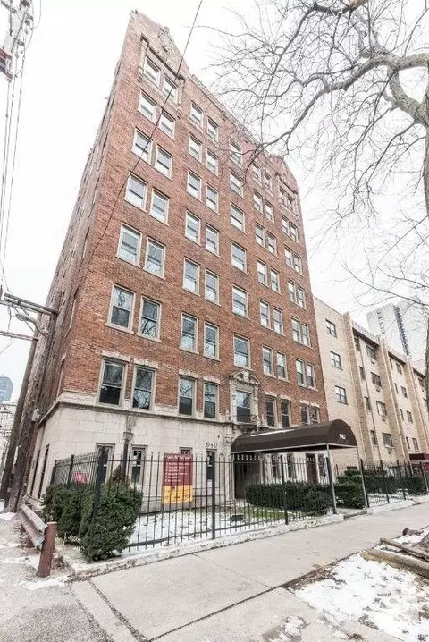 940 W Winona St #606, Chicago, IL 60640