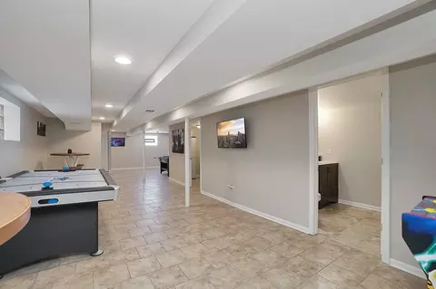 s nagle ave, Chicago, IL 60638
