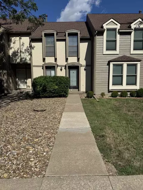 3424 SW Arrowhead Rd, Topeka, KS 66614