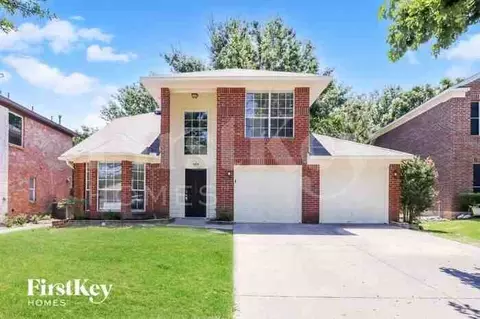 985 Union Dr, Saginaw, TX 76131