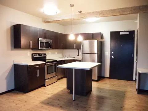 13 1st Ave SW #304, Minot, ND 58701