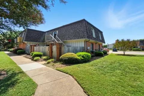 629 Ocean Lakes Dr, Virginia Beach, VA 23454