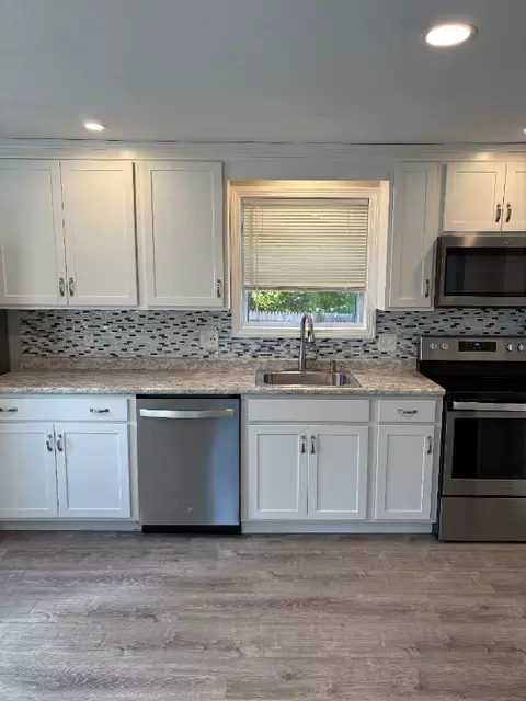 45 Lenox Ave # B, Manchester, NH 03103