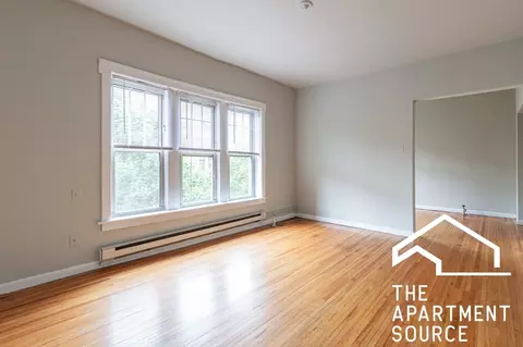 w barry ave, Chicago, IL 60657