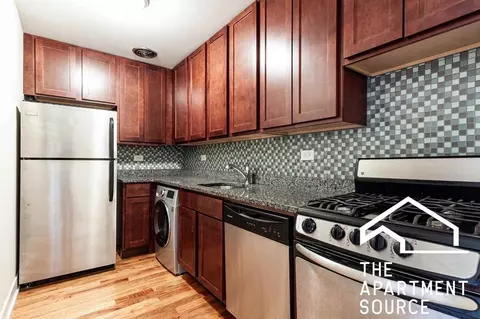 555 W Arlington Pl #301, Chicago, IL 60614