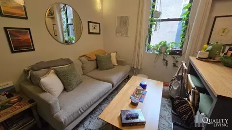 75 W 71st St, New York, NY 10023