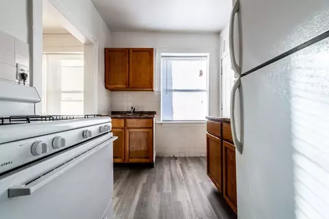 7800 S Essex Ave, Chicago, IL 60649