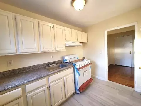 365 Schley St #D6B, Newark, NJ 07112
