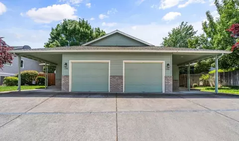 1546 1548 Skyhawk Rdg, Medford, OR 97504