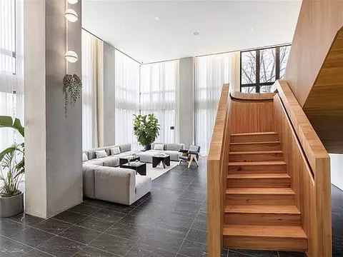 2385 3rd Ave, New York, NY 10451