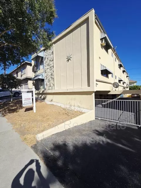 332 Cornell Dr #E, Burbank, CA 91504
