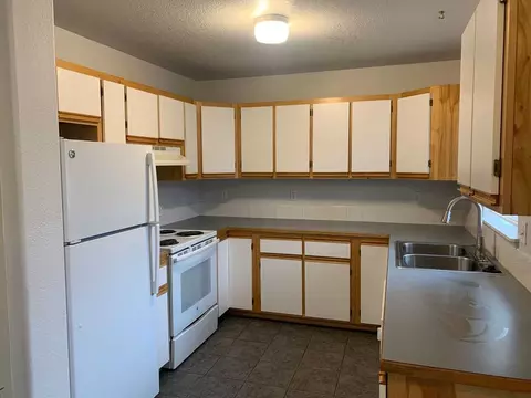 1550 NW Milwaukee Ave #9, Bend, OR 97703