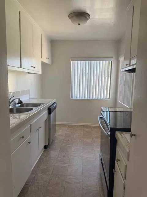 11929 Weddington St, Valley Village, CA 91607