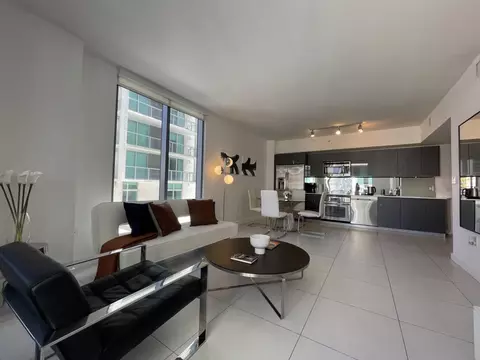 2001 Biscayne Blvd #1056487P, Miami, FL 33137