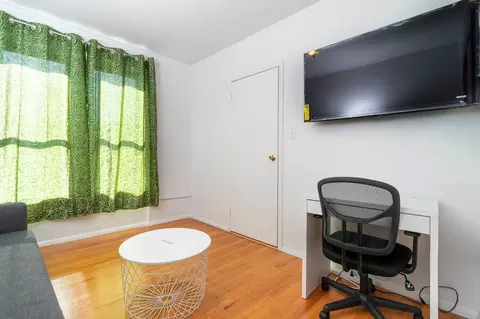 224 E 95th St #1058699P, New York, NY 10128