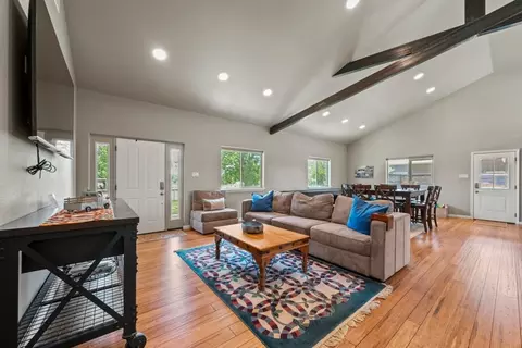 1740 W Live Oak St #1253746P, Fredericksburg, TX 78624