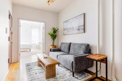 221 E 26th St #1054298P, New York, NY 10010