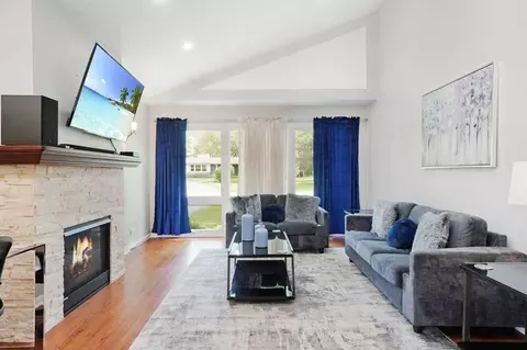 234 Voltz Rd #1285023P, Northbrook, IL 60062