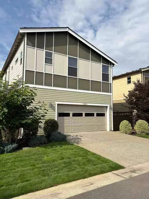32953 Skyline Ln, Black Diamond, WA 98010