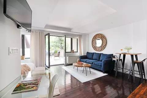 809 9th Ave #1021926P, New York, NY 10019