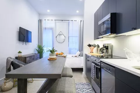 77 E 3rd St #1021861P, New York, NY 10003