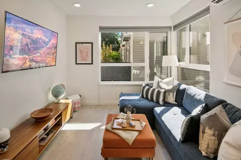 516 Broadway E #1035860P, Seattle, WA 98102
