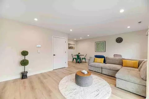 7200 N Western Ave #1060169P, Chicago, IL 60645