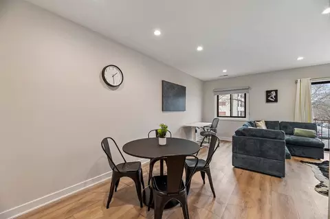 2342 W Touhy Ave #1054668P, Chicago, IL 60645