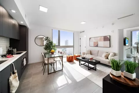279 NE 1st St #1058667P, Miami, FL 33132