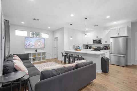 275 N Gateway Dr #1244332P, Phoenix, AZ 85034