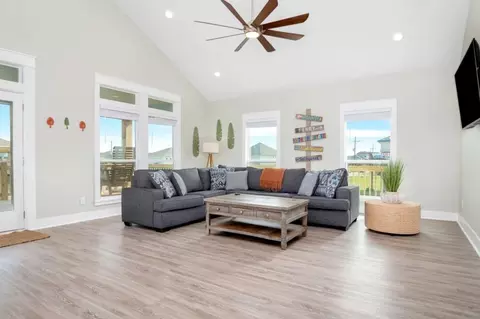 943 Gulf Shores Dr #1223244P, Bolivar Peninsula, TX 77650