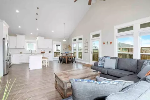 943 Gulf Shores Dr #1223244P, Bolivar Peninsula, TX 77650