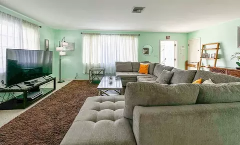 342 Walnut St #1258726P, Hollywood, FL 33019