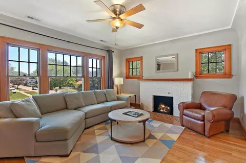 915 W Pacific Ave #1265537P, Waukegan, IL 60085
