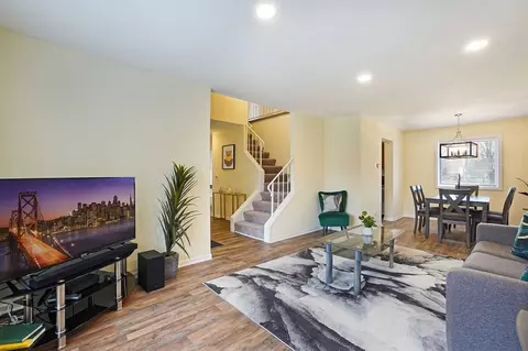 303 Danbury Dr #1285015P, Naperville, IL 60565