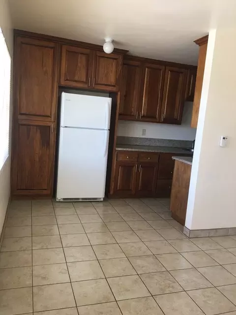 3291 E Artesia Blvd #9, Long Beach, CA 90805