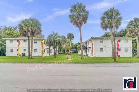 320 W Howry Ave, Deland, FL 32720