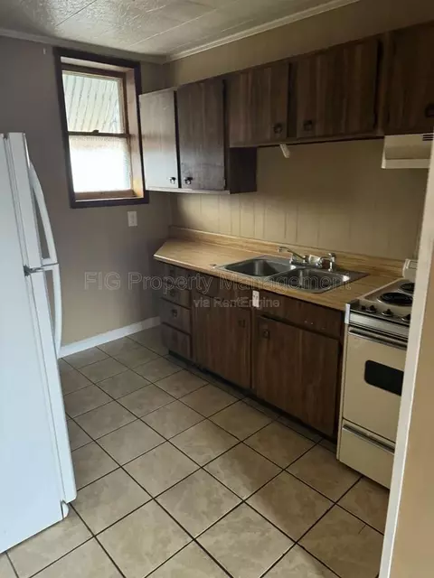 112 S Watauga Ave #18, Elizabethton, TN 37643