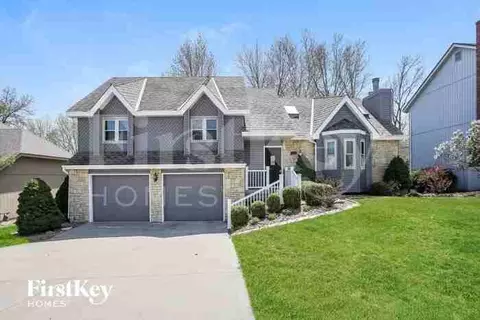 8321 N Highland Ave, Kansas City, MO 64118