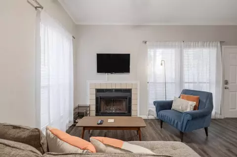 802 S 1st St #1054235P, Austin, TX 78704