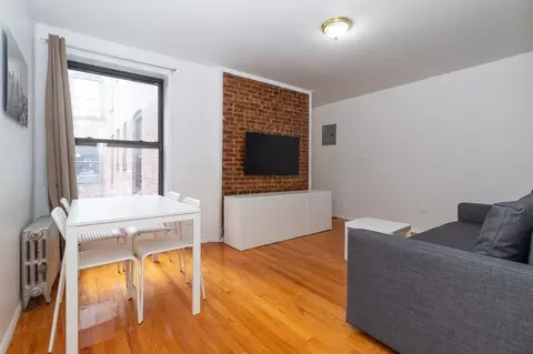 317 E 93rd St #1058690P, New York, NY 10128